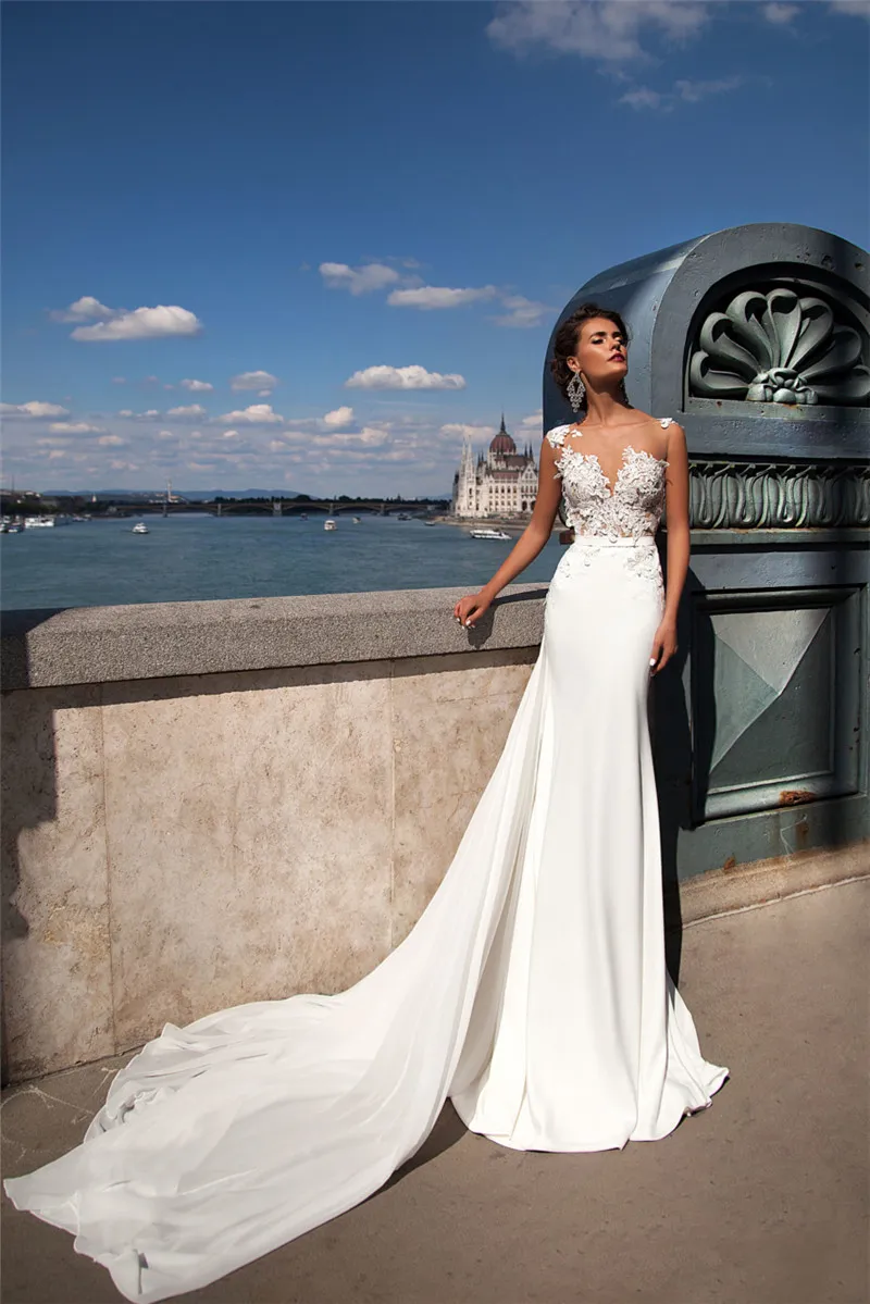 Sheath Beach Wedding Dresses with Detachable Chiffon Train Illusion Tulle Lace Appliqued Sleeveless Bridal Gown Vestido De Noiva C1607839