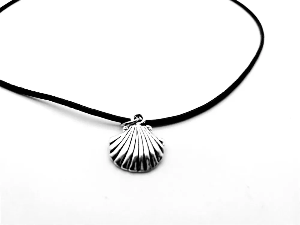 10st Cute Nautical Scallop Seashell Halsband Ocean Conch Sea Clam Cell Shell Leather Rope Necklaces för Women Beach Party