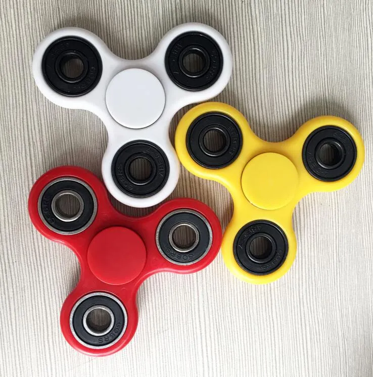 GREEN Fidget Spinner / Tri-Spinner Fidget Toy / Hand Spinner / Roulements  Ultra Rapides / Fidget Spinner Enfant Ou Adulte (rouge)