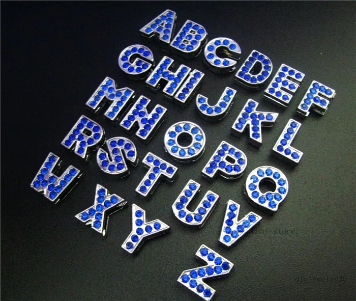 Ganze 130 Stück 8 mm A-Z Zinklegierung dunkelblau Strass Dia-Buchstaben DIY Zubehör passend für 8 mm Gürtel 202R