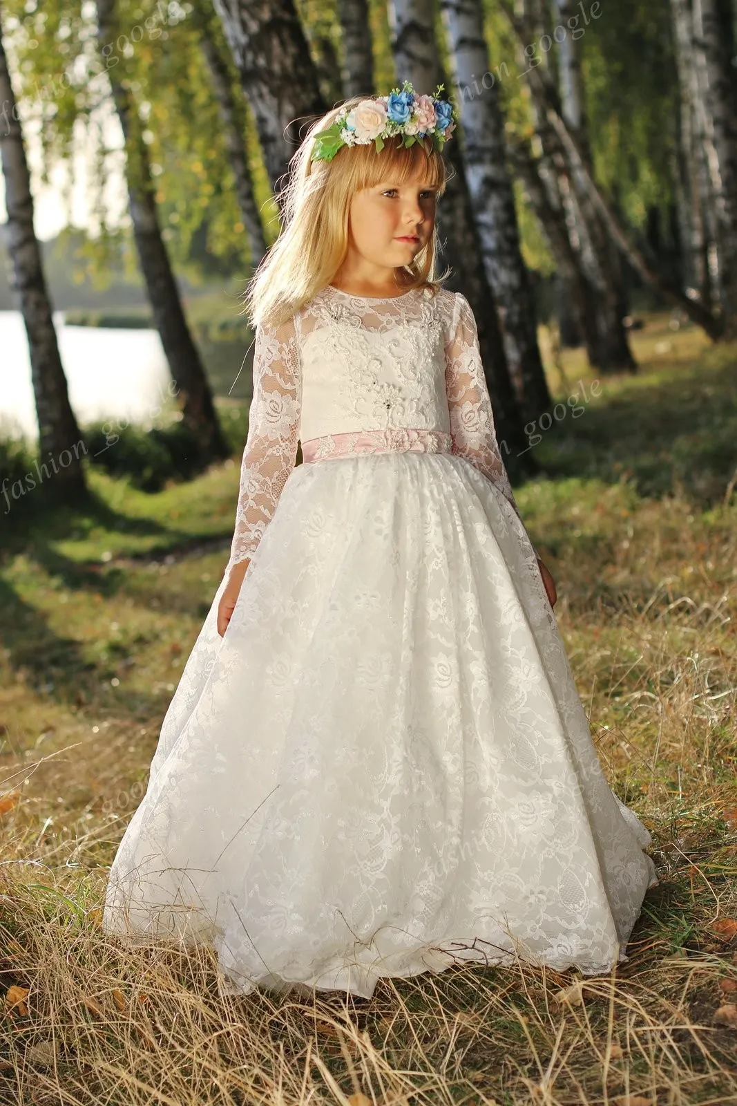 Komplett aus Spitze gefertigte Erstkommunionkleider für kleine Mädchen 2018 mit langen Ärmeln, rosa Schärpe, elegantes Mutter-Tochter-Hochzeitskleid für Blumenmädchen