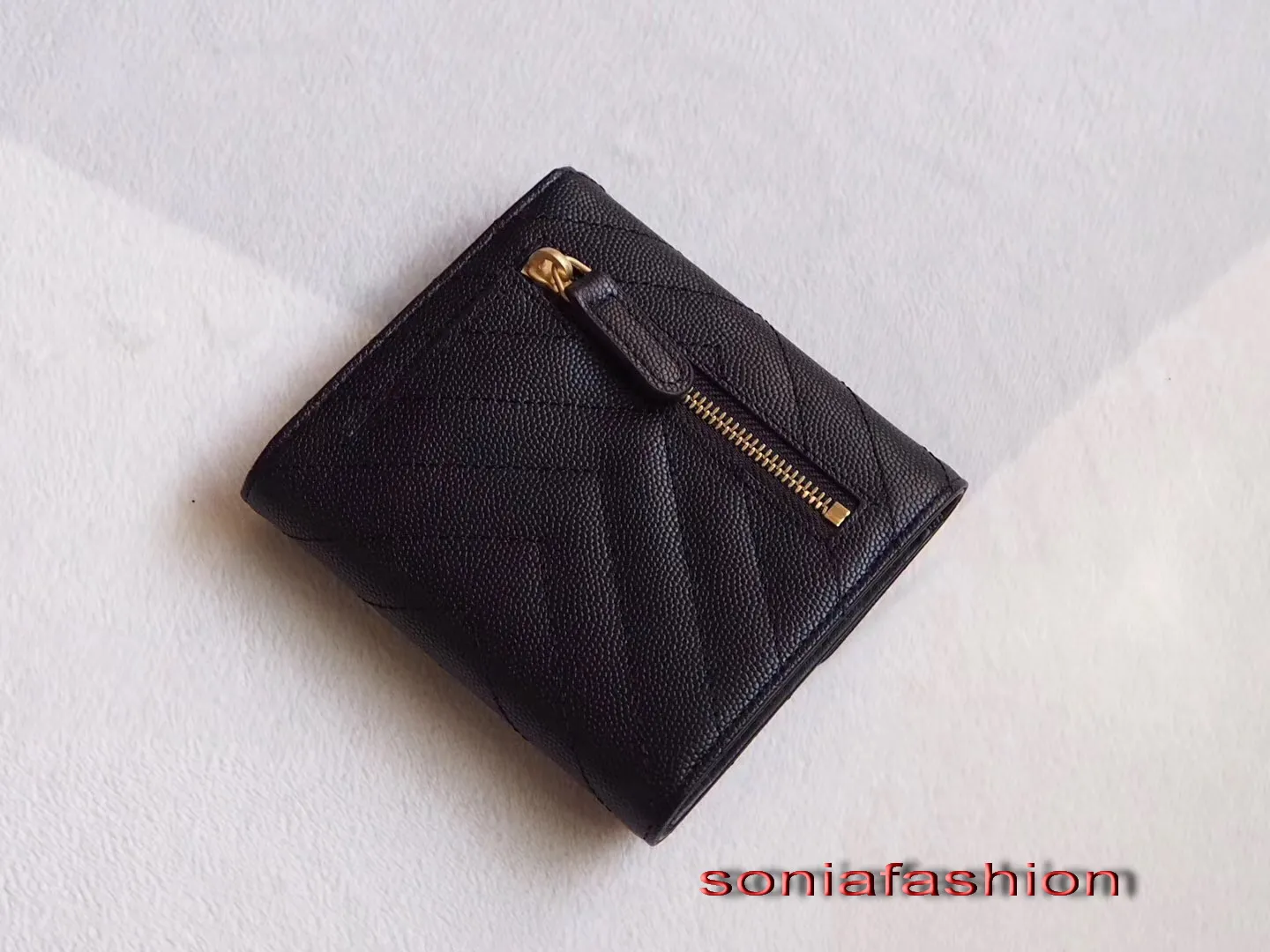 Classic Hot fashion women wallet genuine leather caviar leather women short wallet size 10x11.5x2.5cm