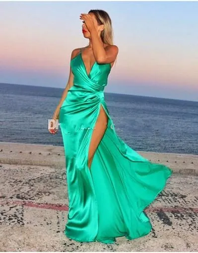 Romantisk Silk Satin Green Prom Klänning Lång Bakgrundsgolv Längd Sexig Beach Side Slit Party Dresses Evening Wear Billiga