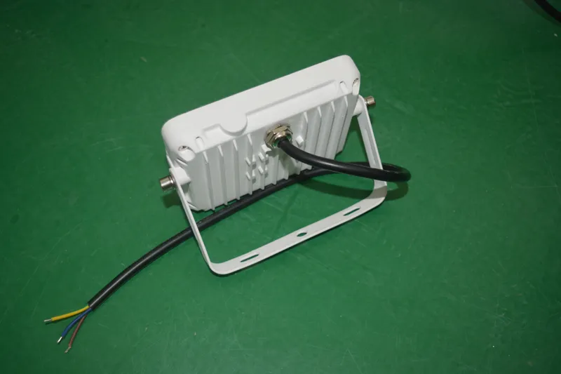 AC85-265V 10W 30W 50W 70W 100W 150W LED-Flutlicht CE Rohs TÜV Ultar Thin IP66 LED-Flutlicht für den Außenbereich