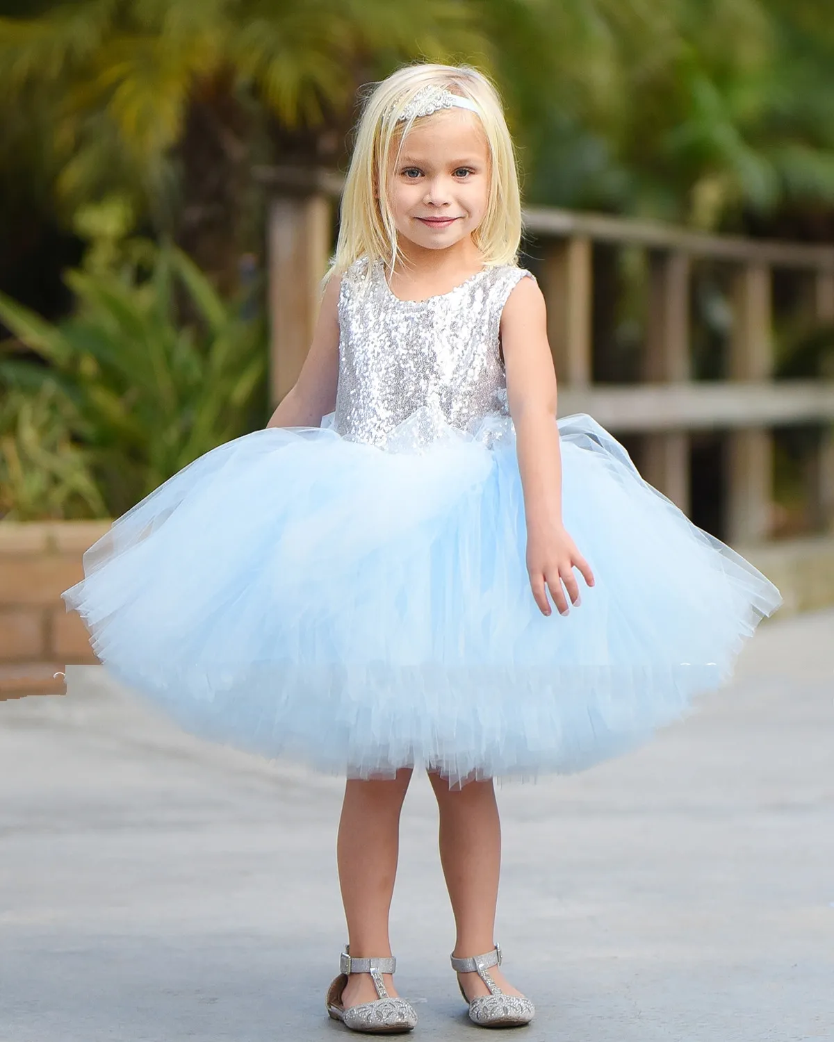 Paillettes princesse filles tutu robes 2017 avec dos coupé en cœur et grand arc violet clair robe de demoiselle d'honneur longueur au genou enfants robe d'anniversaire