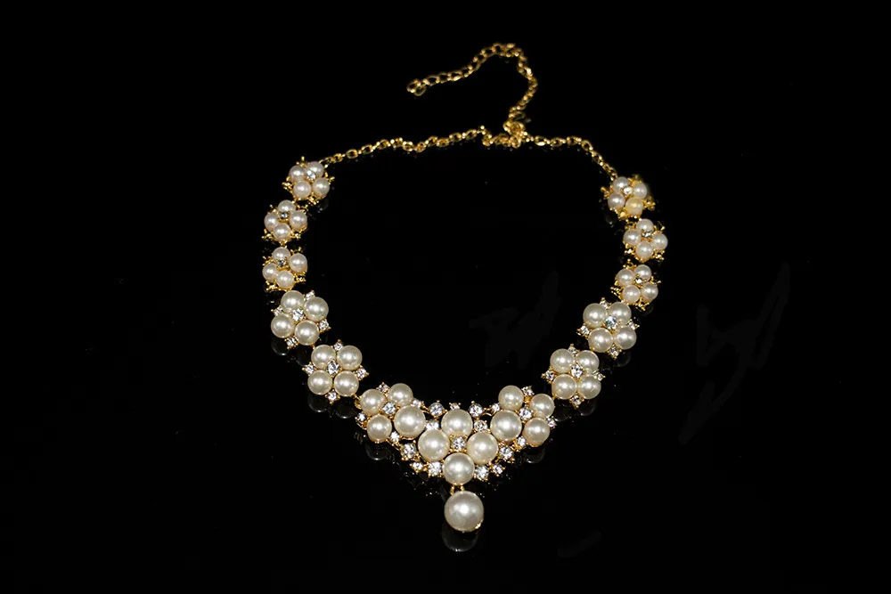 Luksusowa biżuteria dla nowożeńców Pearl Naszyjnik Kolczyk Akcesoria Zestawy Kształt Kwiatu Z Kryształowym Naszyjnik Biżuteria Wedding Jewelry Biżuteria Gorąca Sprzedaż