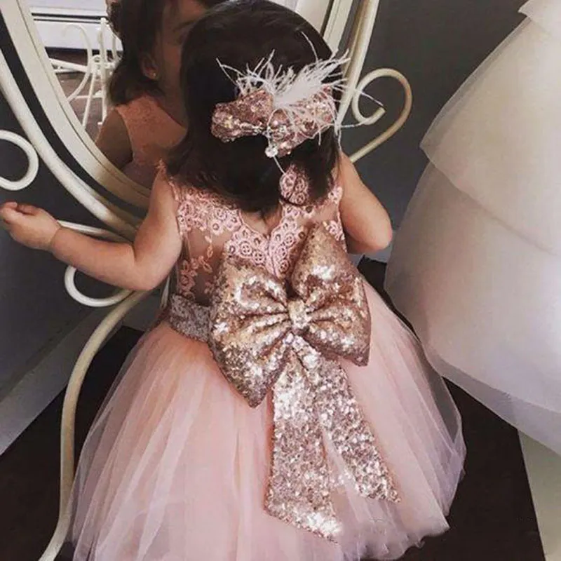 2017 bebê infantil criança blush rosa vestidos de festa de aniversário rosa de ouro lantejoulas arco tripulação pescoço chá comprimento do casamento da menina de flor vestidos de renda