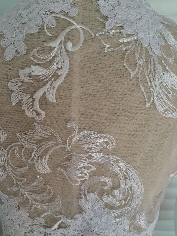 새로운 도착 신부는 3/4 소매를 감쌌다 Bridal Coat Lace Jacket 웨딩 케이프는 Bolero Jacket 웨딩 드레스를 감쌌다.