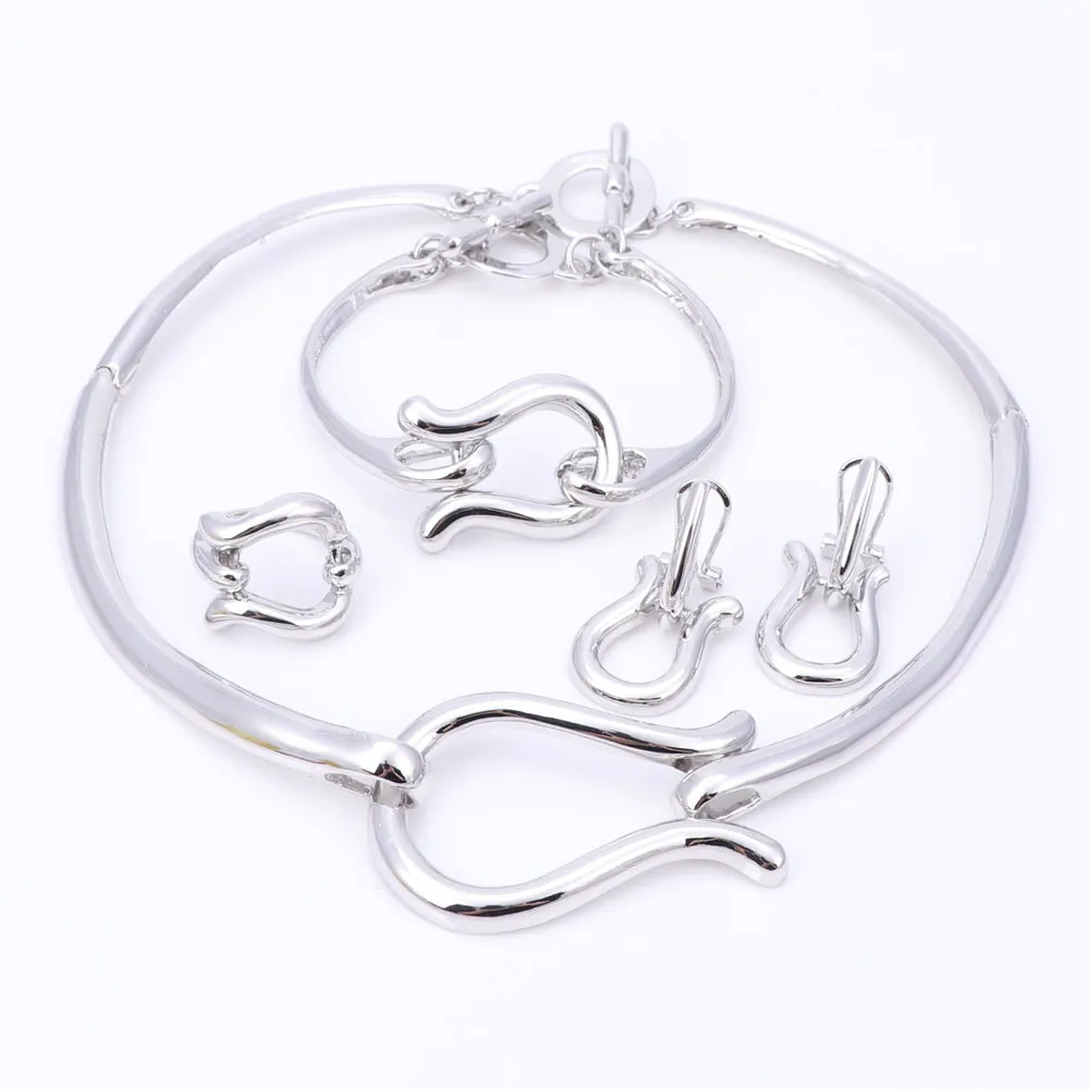 Mode-sieraden sets voor vrouwen vergulde choker ketting oorbellen armbanden ring bruiloft set party accessoires