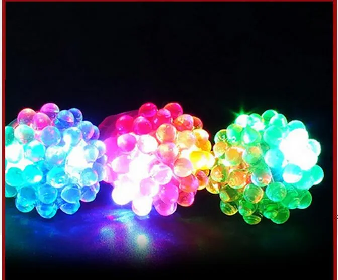 Novelty Led Strawberry Finger Ring Halloween Barn Blinkande LED Handskar Ring Silikon Finger Ljus Rolig Baby Toy