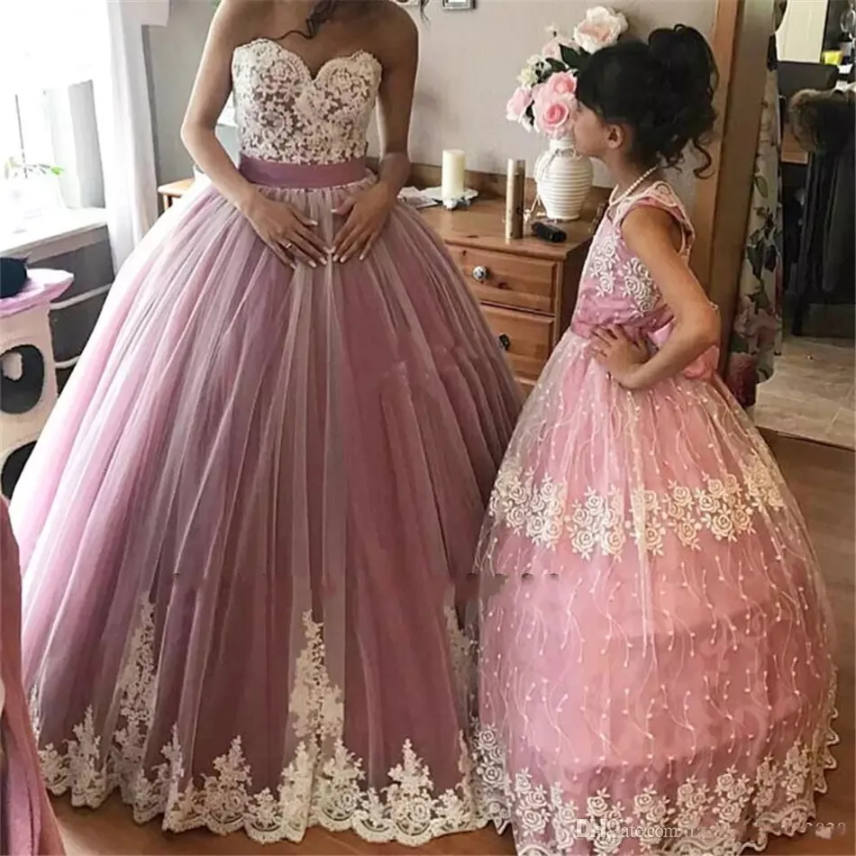 Robes de Quinceanera violettes élégantes robes de bal chérie Appliques dentelle douce 16 robe grande taille robes de soirée formelles