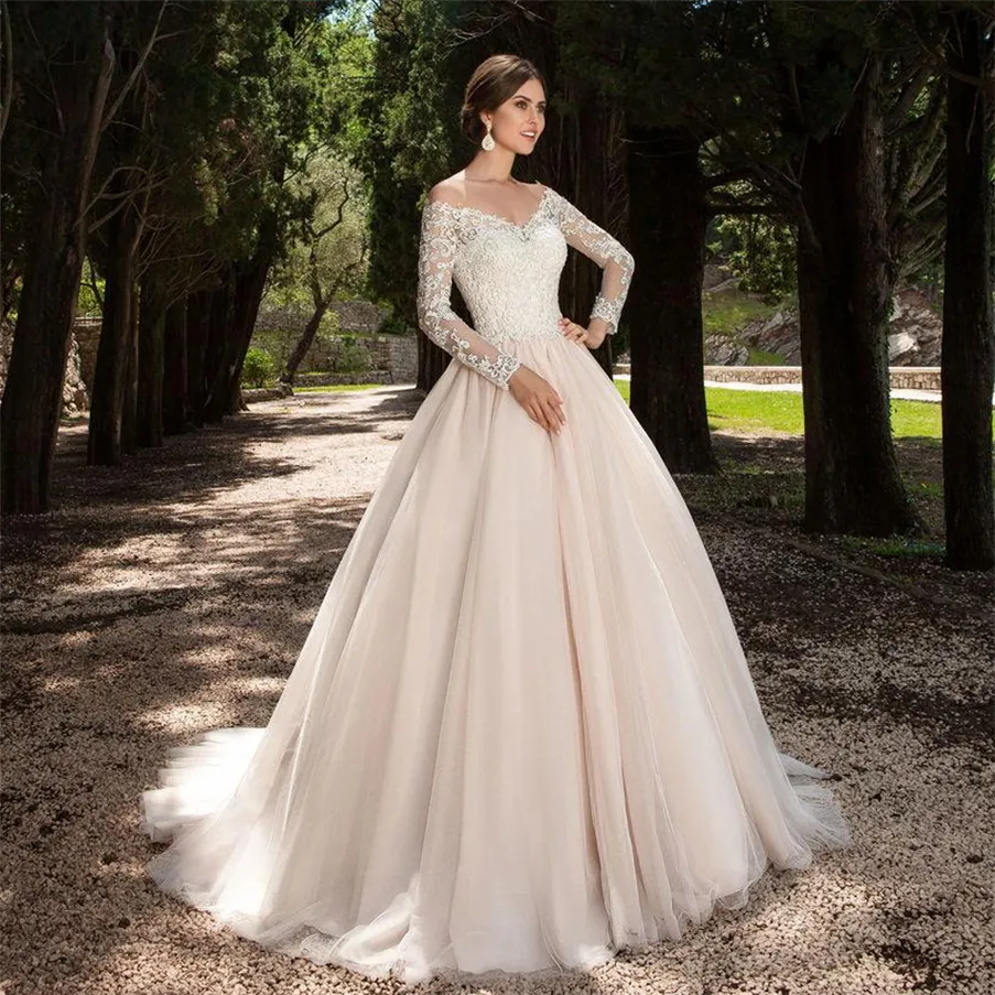 Sexy Long Sleeves V neck Ball Gown 2021 Wedding Dress Country western Vintage Bridal Gowns Custom made