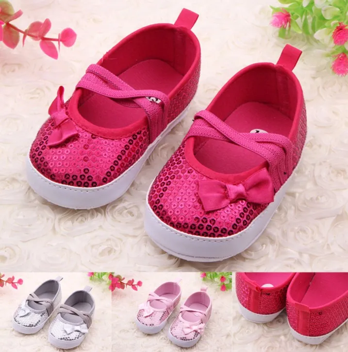 2017 Kinder Mädchen Party Bling Spangle Bowknot Gürtel Schuhe 3 Farbe Weichbesohlte Schuhe Prewalker Baby Gehende Rutschfeste Schuhe B4632