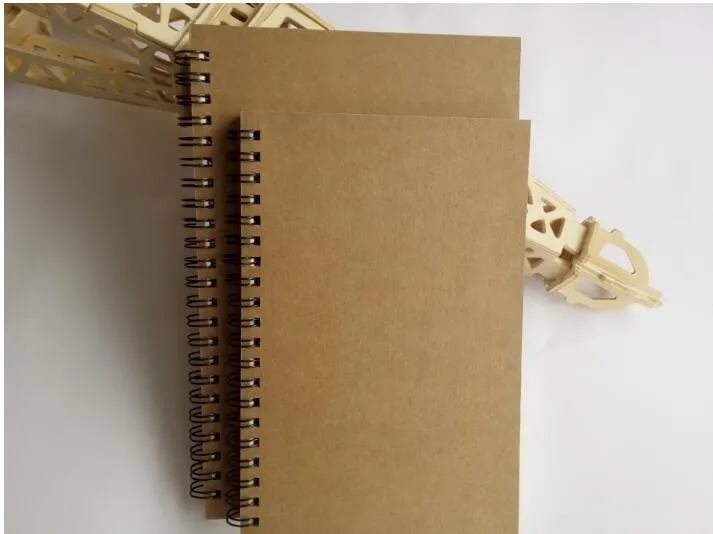 Caderno de papel do couro em branco bloco de notas do livro do vintage papel Kraft Fácil de transportar notebooks Graffiti sketch Estudante papelaria criativa