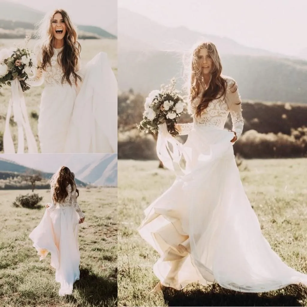 Abiti da sposa economici in pizzo da spiaggia bohémien con maniche lunghe trasparenti con scollo a barchetta e abiti da sposa country Boho in chiffon con applicazioni