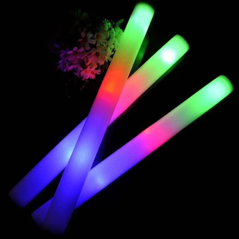 Blixtstickor ljusstickor klubbljus grossist anpassade led färgglada ljusstickor skum svamp ljus bar snabb leverans