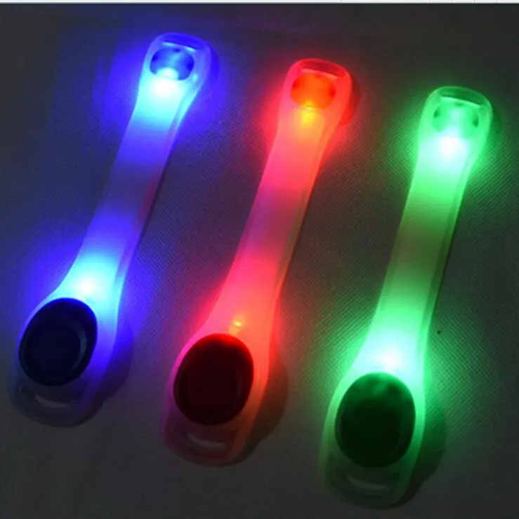Nouveaux brassards clignotants LED avertissement sangles de poignet de sécurité support brassards de sport pour les poignets de sport brassards de jogging de nuit