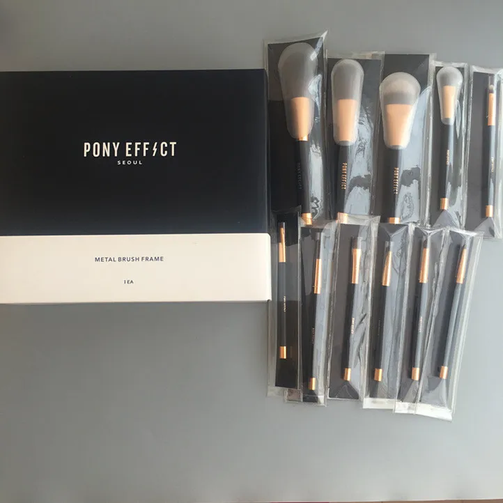 PONY EFFECT MAGNETIC BRUSH SET -borstar Metallramplatta - Högkvalitativ skönhetsmakeupblandare