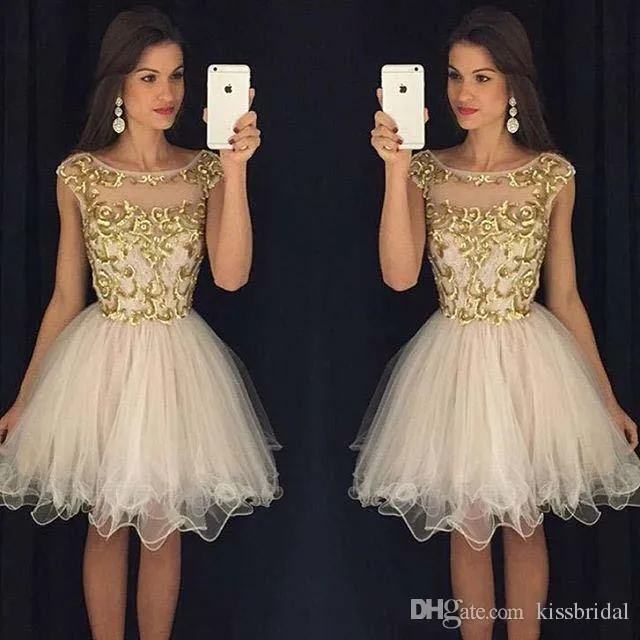 Nouvelle robe de Cocktail courte avec des appliques, robe de bal dorée bon marché, col à bijoux, manches cape, fermeture éclair au dos, robes de soirée