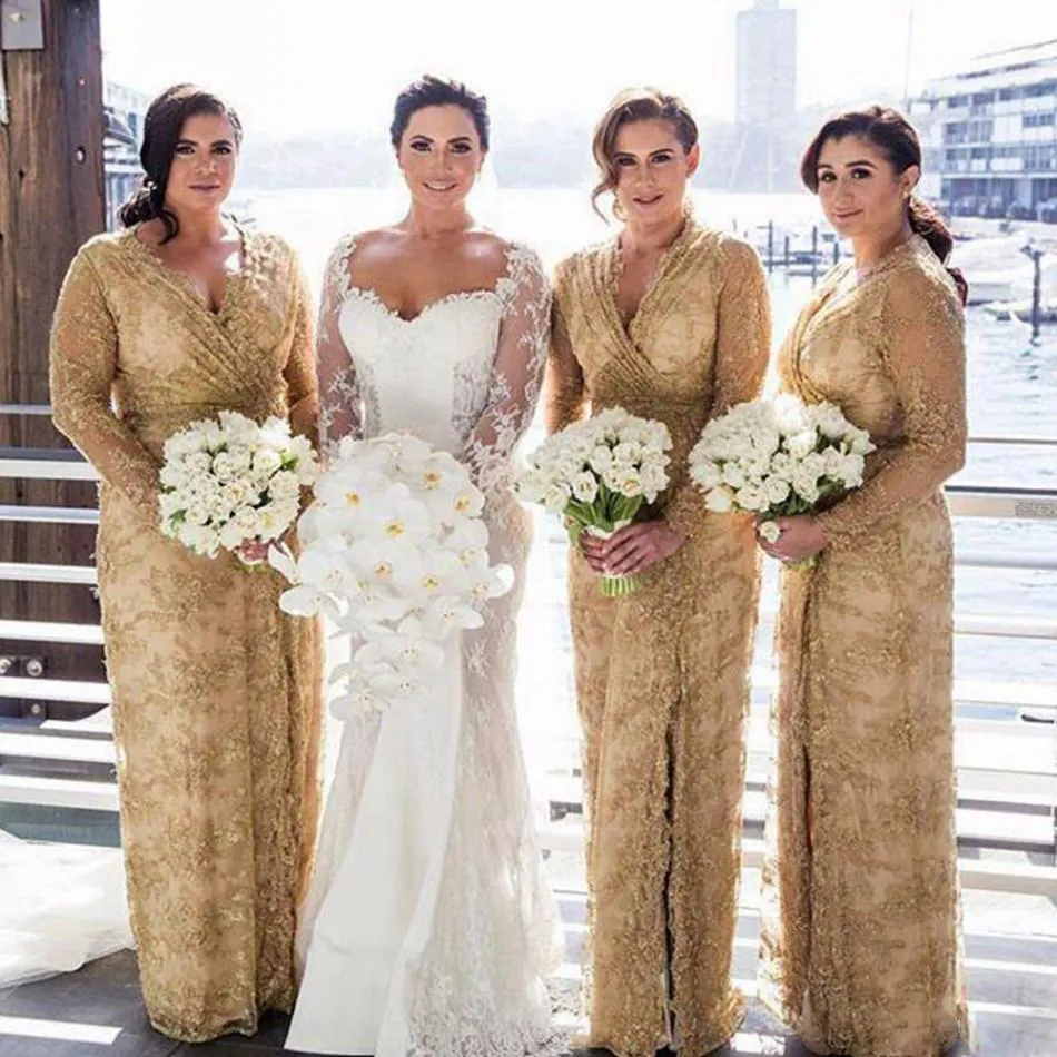 Robes de demoiselle d'honneur en dentelle dorée 2018 col en V, plus la taille manches longues robes de demoiselle d'honneur avec fente latérale longueur de plancher robe d'invité de mariage