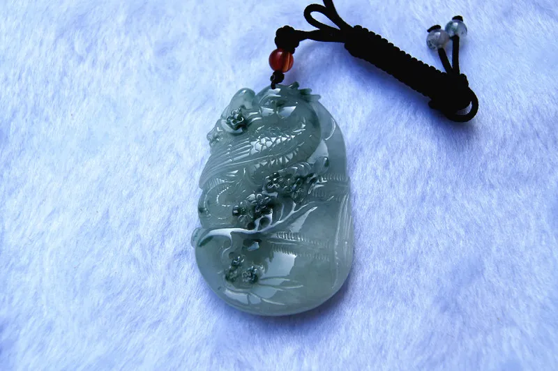 Natural ice type emerald essence carving magpie plum blossom happy brow auspicious pendant necklace only one