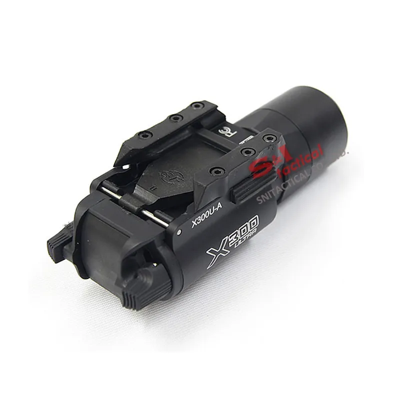 Luz tática SF X300 Ultra LED Gun Light X300U Adapta-se a revólveres com Picatinny ou trilhos universais para mira de rifle preto