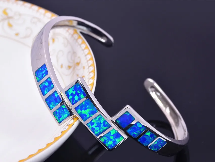 Hela detaljhandelsmode Fine Blue Fire Opal Bangles 925 Silverpläterade smycken för kvinnor BNT1522004240R