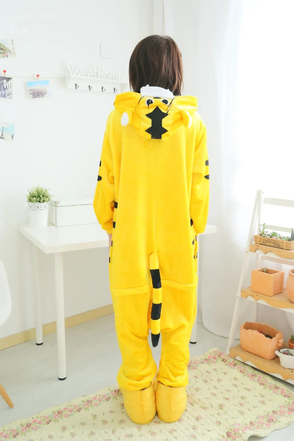 Schattige dier pyjama's gele tijger cartoon cosplay kledingstuk winter volwassen huis slaap slappe flanel met staart pijama unisex