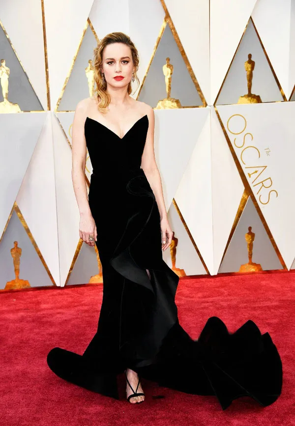 Fashion Oscar Award Prom Dresses Long Black Velvet Mermaid V Neck Brie Larson In Celebrity Gown Ruffles Front Slit Evening Dress For Women