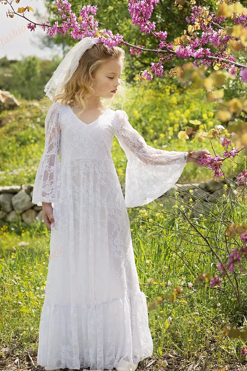 Boho Chic Flower Girl Dresses 2017 Vintage Long Sleeves Junior Bridesmaid Dress Floor Length Bohemian 1st Communion Dress for Little Girls