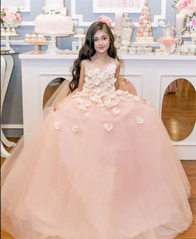 2018 Blush Sheer Cuello Cuello Arabe Flores Vestidos Hecho A Mano Flores Niño Vestidos de novia Vintage Niña Pago Vestidos FG11