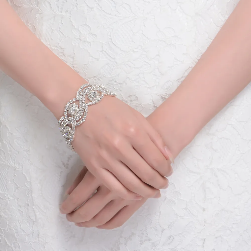 Bling Bling corsage de poignet de mariée pour les demoiselles d'honneur mariées 2017 bracelets de mariée 17 * 2.8 cm strass bracelet de mariée en stock