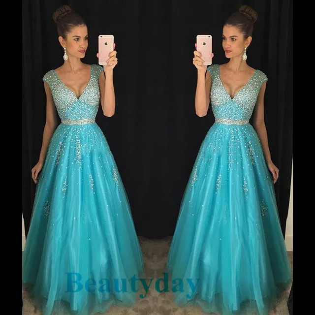 Abiti Quinceanera turchese 2019 Modesto scollo a V Dolce 16 Abito da ballo Cristalli Corsetto Indietro Abiti da debuttante Tulle Abiti da 15