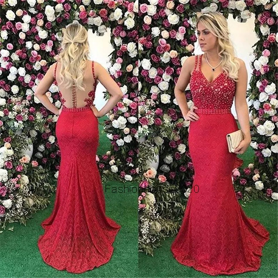 2020 Eleganti abiti da sera a sirena rossa V Neck Illusion Lace Pearls Tulle Sheer Back con bottoni Long Plus size serali GO6755233