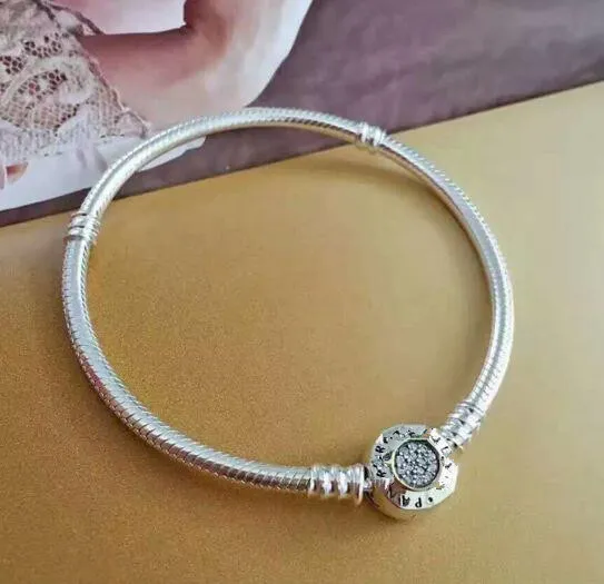 Authentieke 925 Sterling Silver Crystal Beads Bangle Moments Twee Tone armband met P Signature Clasp past bij Europese sieraden Charms9935675