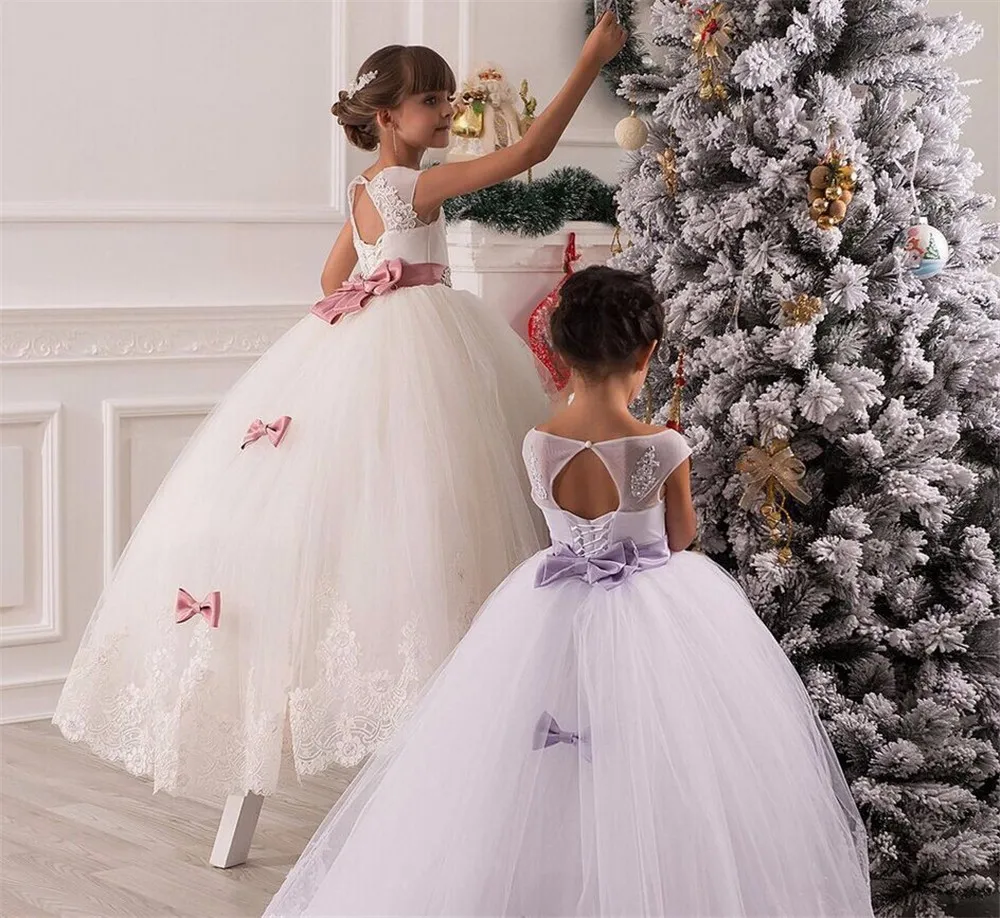 Dazzling Lace Flower Girl Dresses With Handmade Flowers Dazzling Lace Flower Girl Dresses With Handmade Flowers