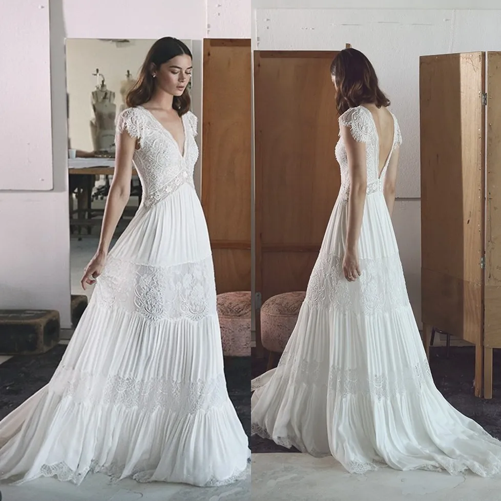 Lihi Hod Abiti da sposa in pizzo bohémien Scollo a V profondo Una linea Abito da sposa da spiaggia senza schienale Lunghezza al pavimento Abiti da sposa Boho in chiffon pieghettato