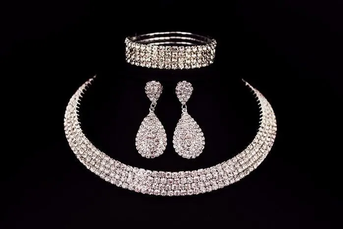 Heißer Verkauf Braut Klassische Strass Kristall Halsband Halskette Ohrringe Und Armband Hochzeit Schmuck Sets Hochzeit Zubehör Braut Schmuck