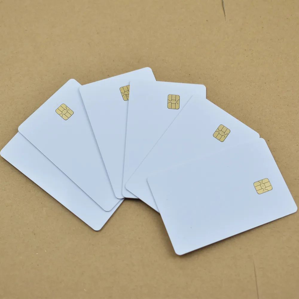 100 stks ISO7816 Witte PVC Kaart met SEL4442 Chip Contact IC-kaart Leeg Contact Smart Card237a6422844