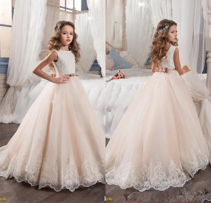 Nuevos vestidos de niña de las flores para bodas 2017 Blush Pink Princesa hecha a mano Tutu Lentejuelas Apliques Encaje Arco Vintage Niño Vestidos de primera comunión