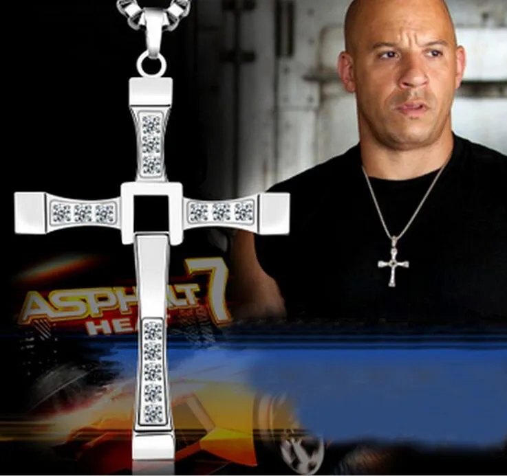 2017 nuova moda di alta qualità film Fast and Furious Dominic Toretto Collana classica con ciondolo CROCE con strass maschile