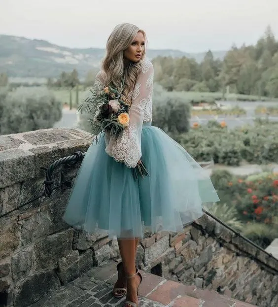 Boho Court Cocktail Robes Vintage Dentelle Corsage Une Ligne Tiers Tulle Transparent Robes De Bal Tutu Jupe Longueur Au Genou Robe De Soirée