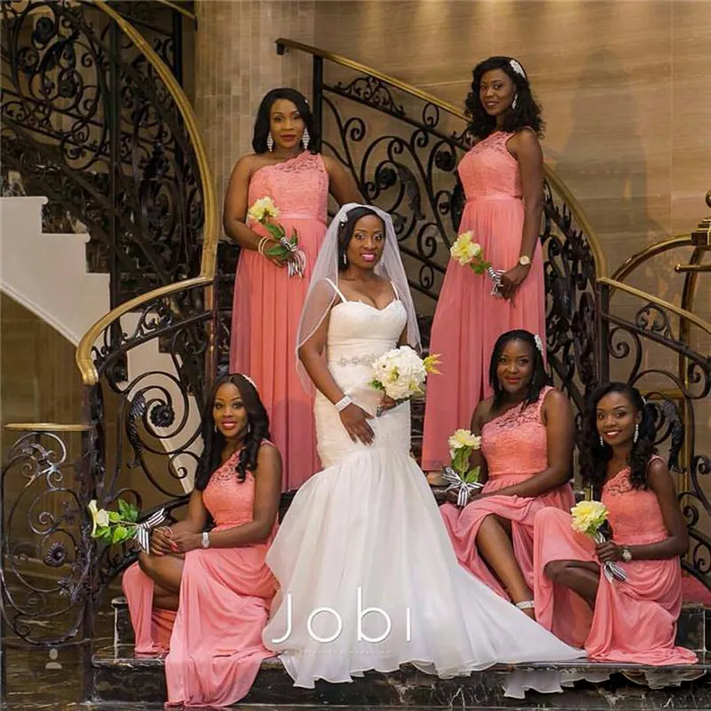 Black Girl Luxury Coral Lace Bridesmaid Dresses African Sexy Ruched Wedding Guest Dress Split Chiffon Evening Gowns Saudi Arabia