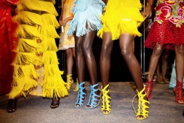 2017 новое прибытие женщины высокие каблуки вырезает сандалии зашнуровать Гладиатор сандалии желтый цвет сексуальная партия обувь тонкий каблук