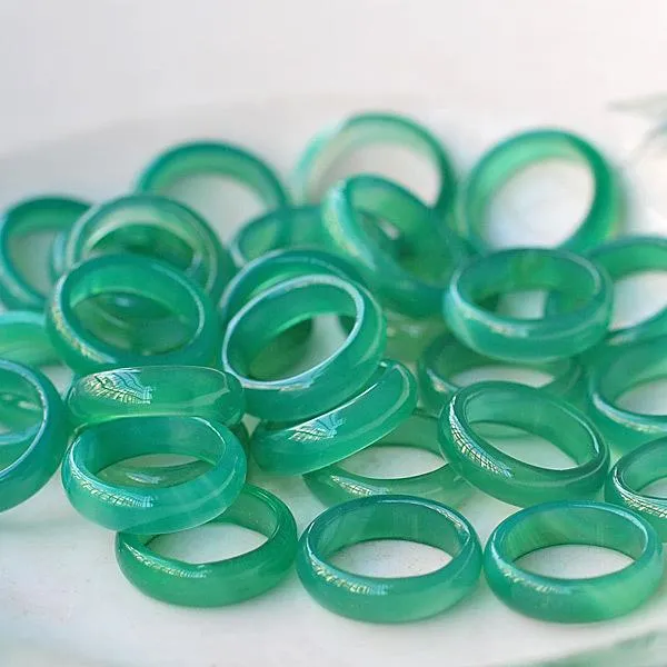 Ny stil svart gul röd grön fyra färg jade ring för män och kvinnor par ring