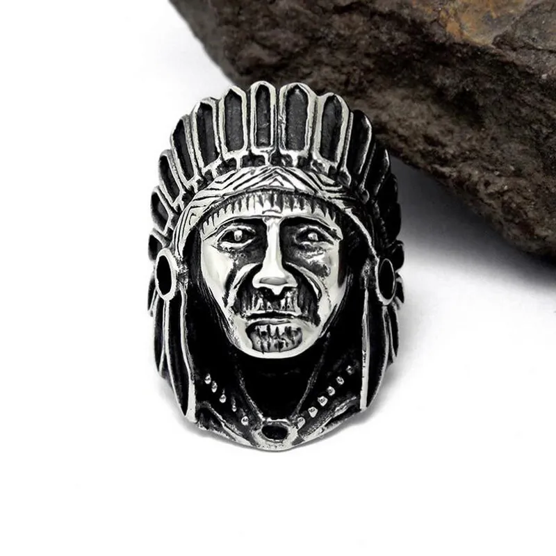 Europeisk och amerikansk retro punk Indian Chief Peint Finger Ring Tillströmning av personer av icke-vanliga män och kvinnor av titan stål ringar