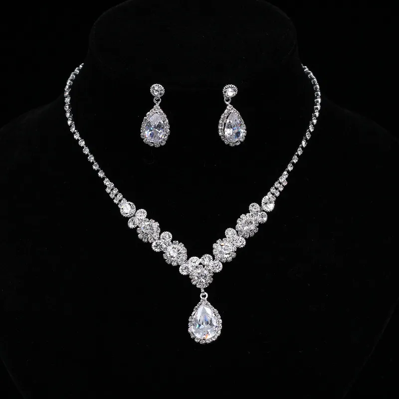 Simple Crystal Bridal Sieraden Sets Zilveren Kleur Strass Water Drop Oorbellen Ketting Sets voor Dames Bruiloft Sieraden