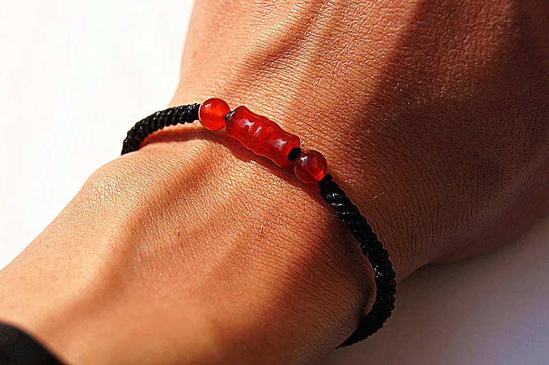 Hand catenary, pure manual weaving kong knot Red agate carving bamboo now rising bracelets.