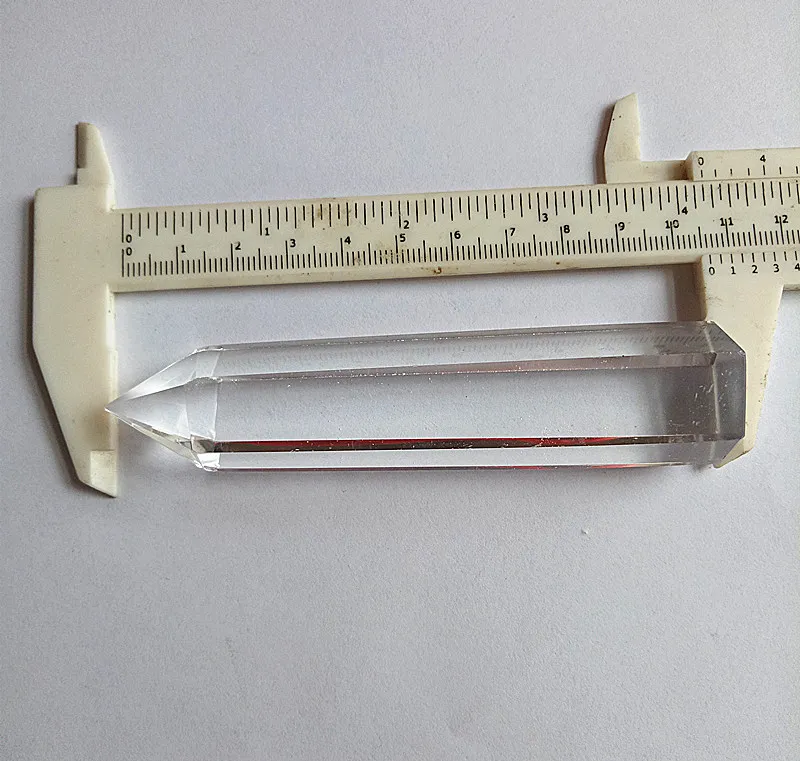 Högkvalitativ enkel spetsig smältkvartzkristallpunkt läkning Clear Quartz Point Wand för gåva 70g