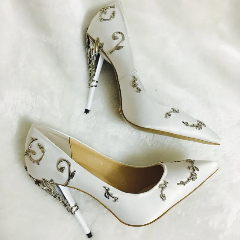 Metal ornamentado Filigrana folha decoração Mulheres Bombas Multi-Cores Elegent Mulheres Sapatos Stiletto de salto alto Sapatos De Casamento De Noiva de Verão